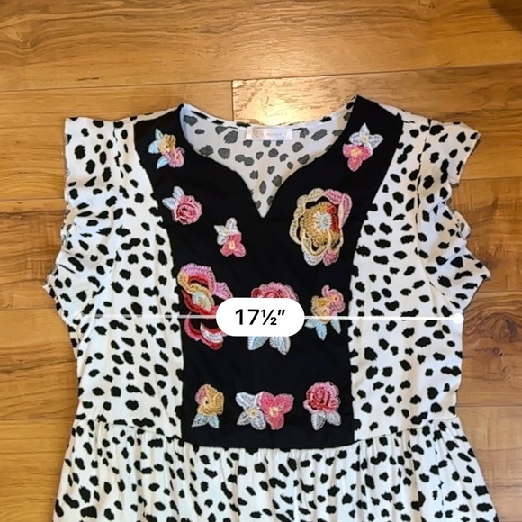 Kirundo Medium Floral Embroidered Black and White Dress - Picture 2 of 9